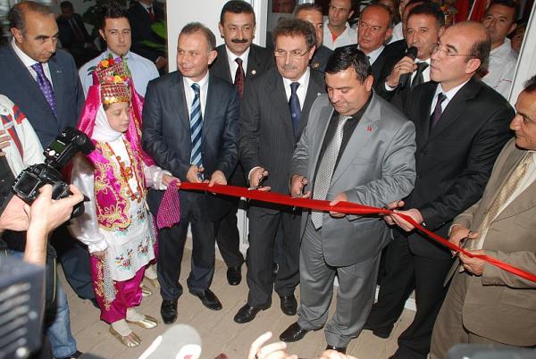 Şampiyona öncesinde salon açılışı yapıldı