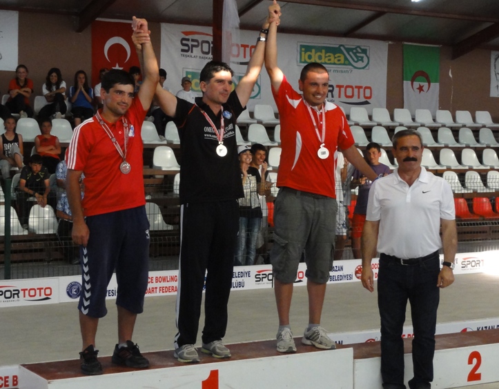 Erkekler Altın Nokta kürsüsü