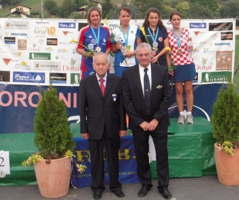 İlke madalyasını FIB başkanı Lacoste'dan aldı