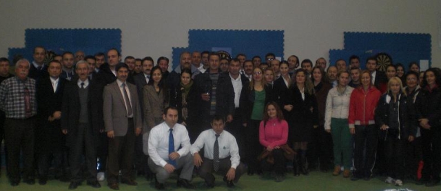 Turnuva katılımcısı öğretmenler toplu halde