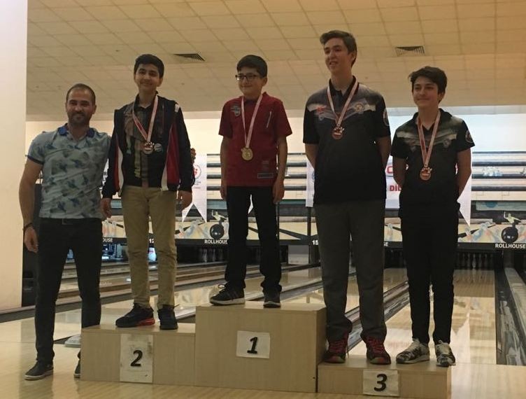 Bowling'de Gençler Yarıştı