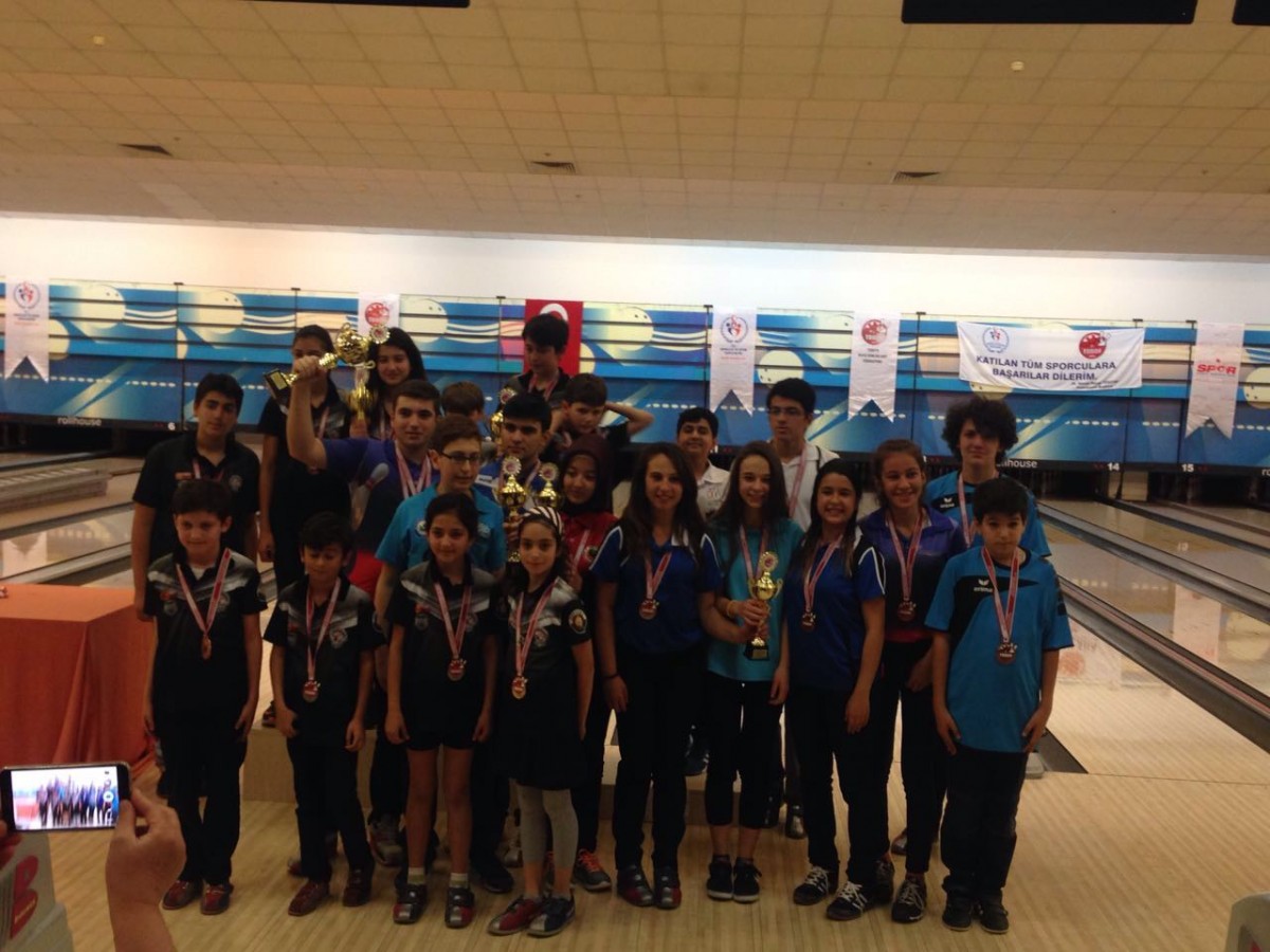 Bowling'de Gençler Yarıştı