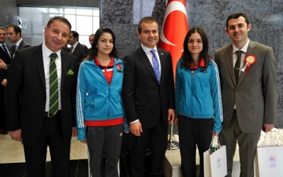 Millilerimiz Ödüllerini Aldı